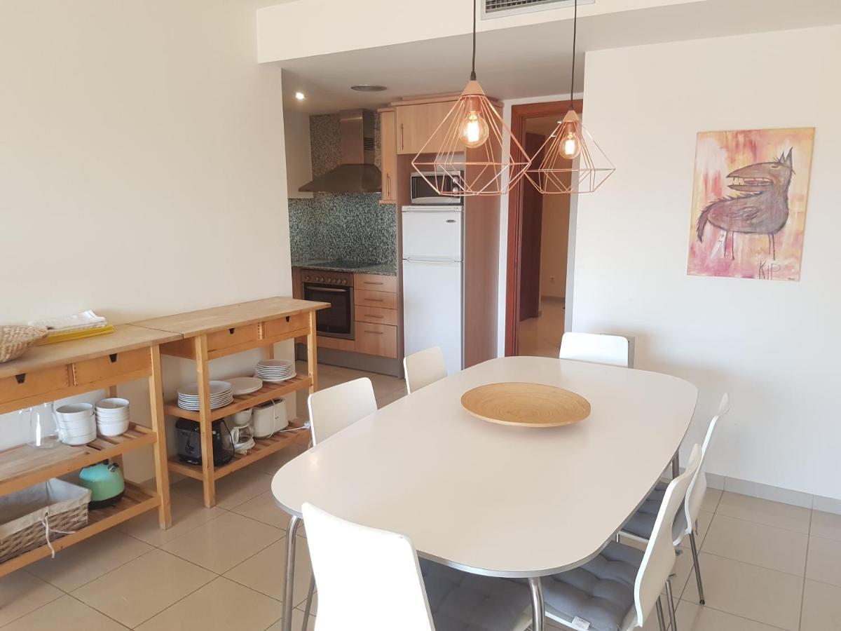 Beautiful Apartment 75M2 With View At The Beach, Pool, Parking Roses Eksteriør billede