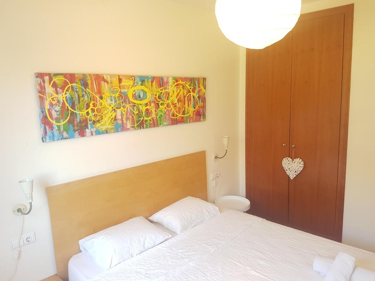 Beautiful Apartment 75M2 With View At The Beach, Pool, Parking Roses Eksteriør billede